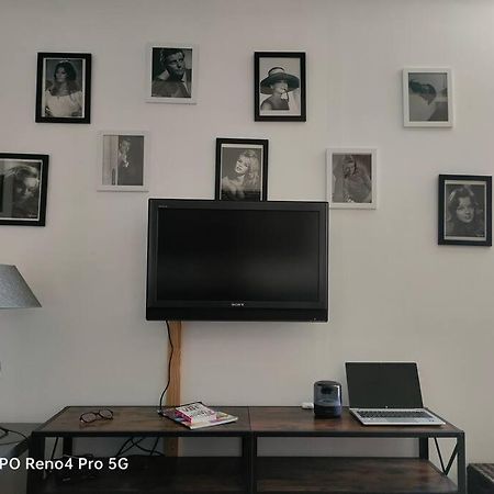 Grand T2 Esprit Loft Coeur De Ville Sète Exteriér fotografie