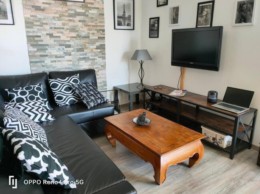Grand T2 Esprit Loft Coeur De Ville Sète Exteriér fotografie